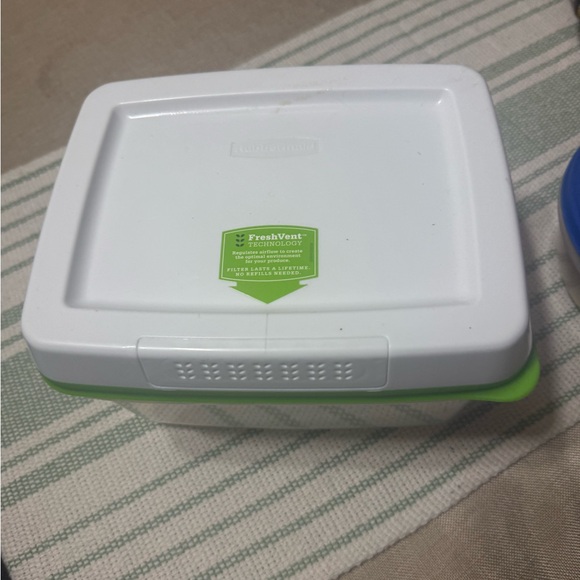 Assorted Food Storage Containers - Picture 8 of 13